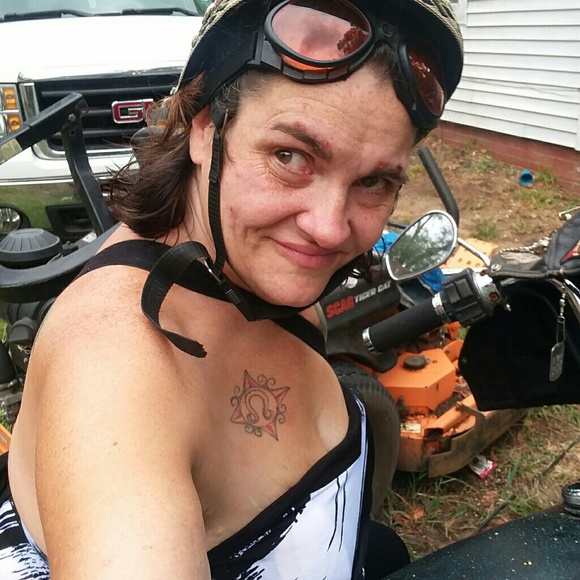 Meet your Posher, Mychelle - Picture 4 of 5